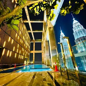 Апартаменты Tropicana The Residences Klcc Cozeestay